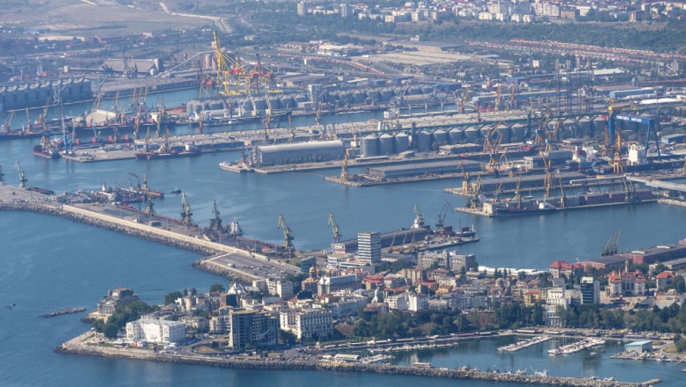 O barjă cu 1.500 de tone de cărbune din Rusia s-a scufundat în Portul Constanța. Anchetatorii iau în calcul două ipoteze